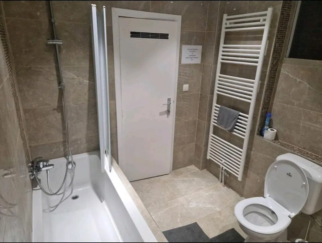 Homestay Bright And Cozy Room Close To Airport Grenier Kampenhout